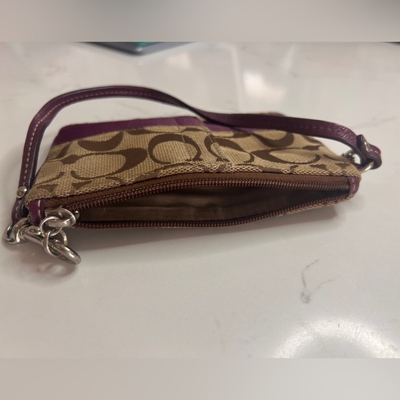 Coach Vintage Wristlet- EUC - Picture 5 of 15